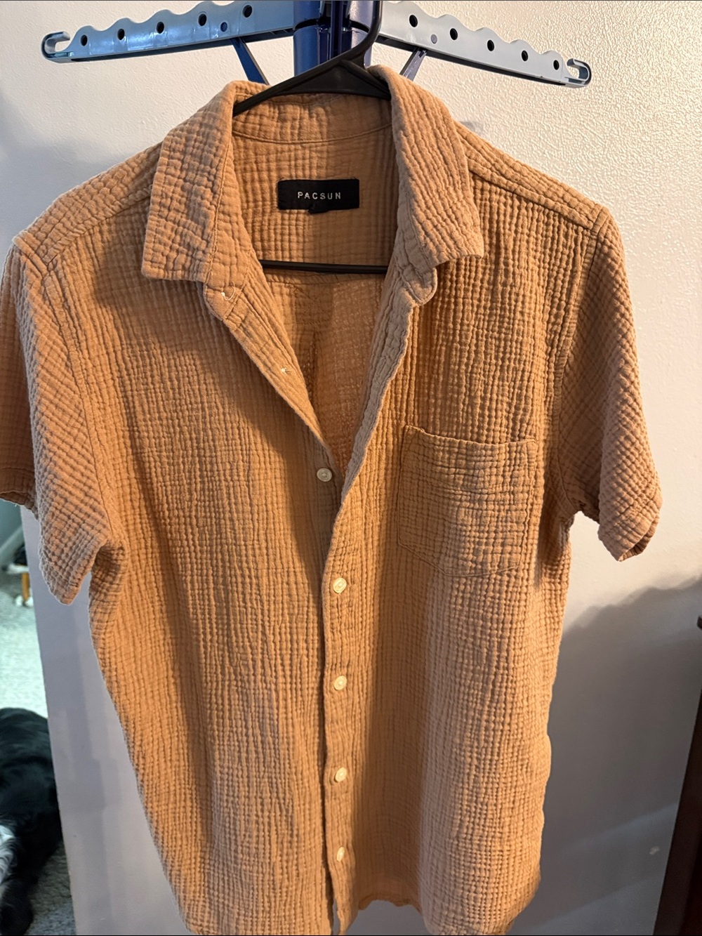 PacSun Men's Short-Sleeve Textured Button-Up Shirt in Camel Brown